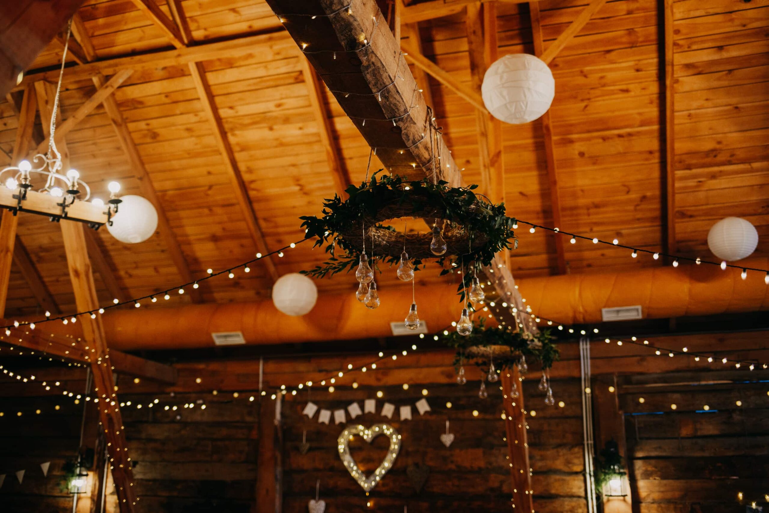 Rustykalne wesele w stodole Mościbrody