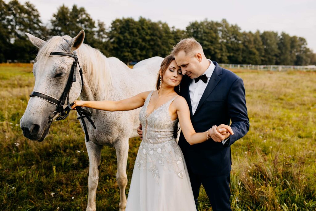 Sesja ślubna z końmi Stajnia Klucz pod Warszawą