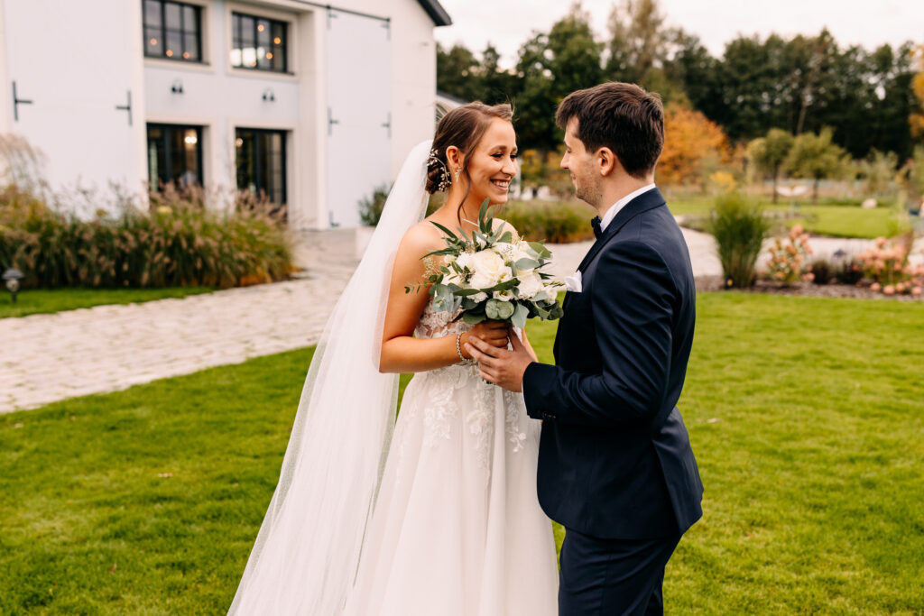 pastelove pola ślub plenerowy